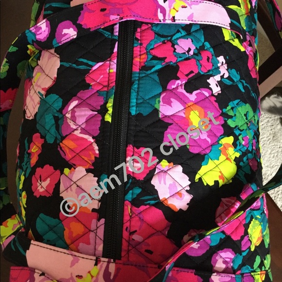 NWT VERA BRADLEY LARGE TRAVELER DUFFEL - Picture 3 of 4